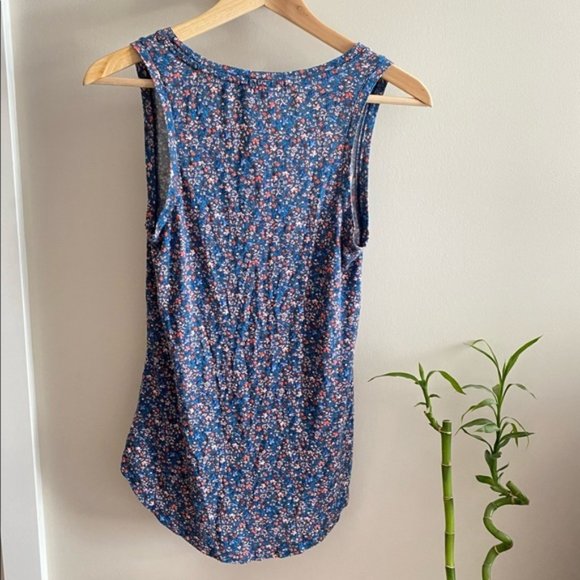 DEX Blue Floral Scoop Tank Top - Picture 3 of 6
